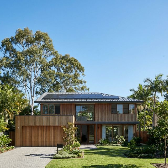 Residential house with solar panels in Sherwood 4075